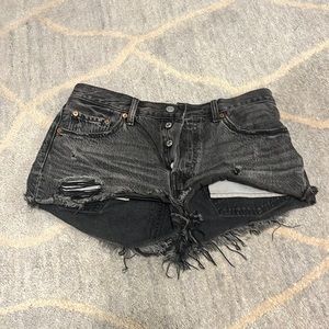 Levi’s 501 Jean Shorts (black)